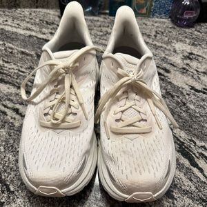 Hoka Clifton 8 women’s
